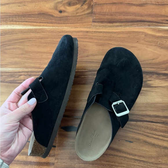 Universal Thread Black clogs - Picture 3 of 3